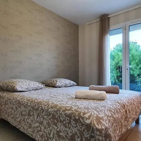 La De L'olivier Piscine Privee Et Parking Holiday home