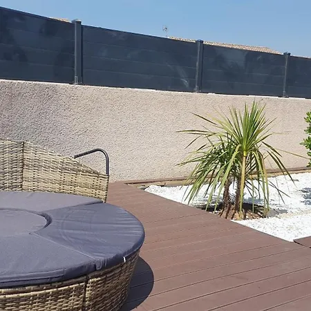 בית נופש La De L'olivier Piscine Privee Et Parking קרקסון